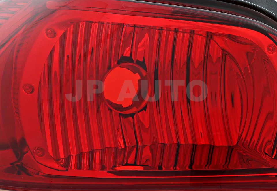 Luz trasera lado del conductor para Toyota Highlander 2001-2003 Foto 2 de 4