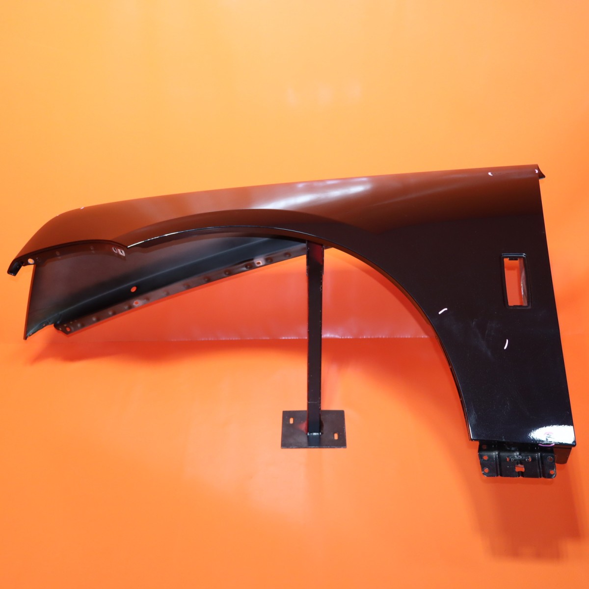 Rolls-Royce Cullinan 2025-2026 Left Fender P/N 41359633689