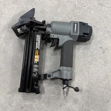 SFBC940 Pneumatic 4-in-1 18-Gauge 1-5/8" Mini Flooring Nailer/Stapler with Bag