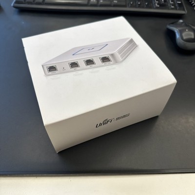 Ubiquiti Networks USG 1000 MBPS UniFi Security Gateway