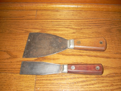 #ad Vintage Lot of 2 Red Devil Putty Knife Paint Scrapers 3” and 1 1 4”. $17.95