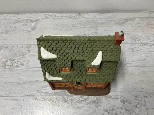 Department 56 Dickens Village WHITE HORSE BAKERY 1988 Retired Lighted #5926-9 - Picture 7 of 12