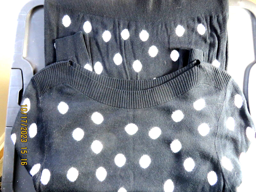 ANN TAYLOR FACTORY SZ L/M 100% Rayon Black White Oval Dots Soft Pullover Sweater - Picture 11 of 15