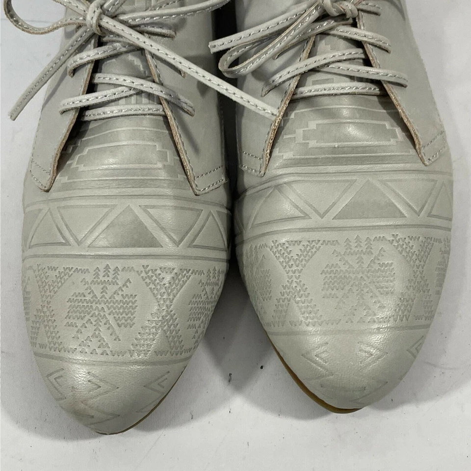 Mocasines Latigo para mujer 10M gris textura cordones Oxford Anthropologie Foto 3 de 4