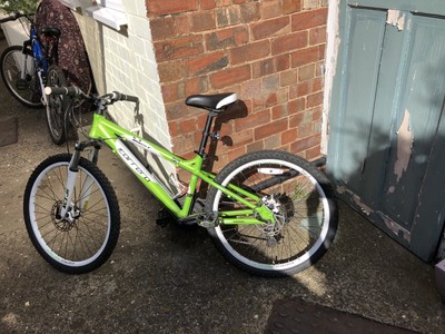 carrera mountain bike green