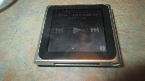 Apple 16gb iPod Nano - 6th Generation - Silver - MC525LL - Picture 4 of 7