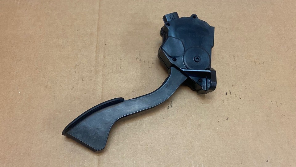 2010 2011 2012 2013 2014 2015 Toyota Prius Prius V Gas Accelerator