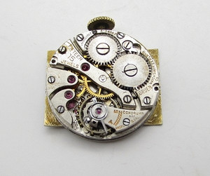 Vintage Gruen Watch Movement Caliber 704 Swiss 15J w/ Dial Parts Not Working