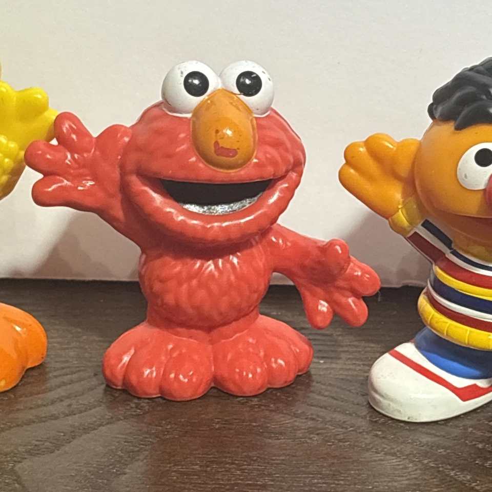 Juego de figuras Hasbro Sesame Street Workshop Elmo, Bert, Ernie, Abby, Bird, Cookie Foto 4 de 4