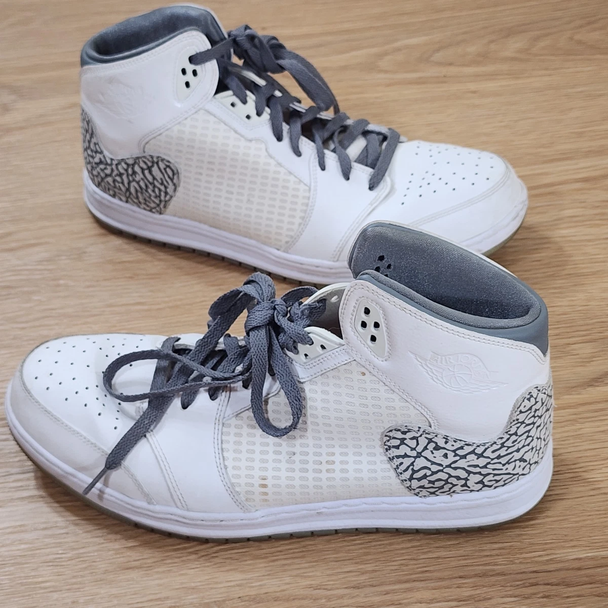 Jordan Prime 5 Premium White Elephant for Sale  display picture 2