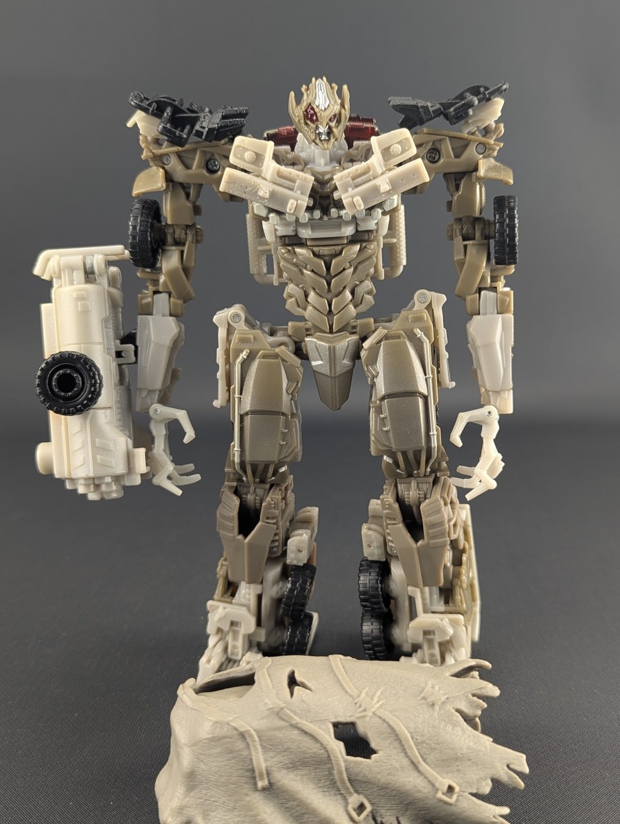 Transformers Dark Of The Moon Megatron complete Hasbro DOTM Movie Voyager