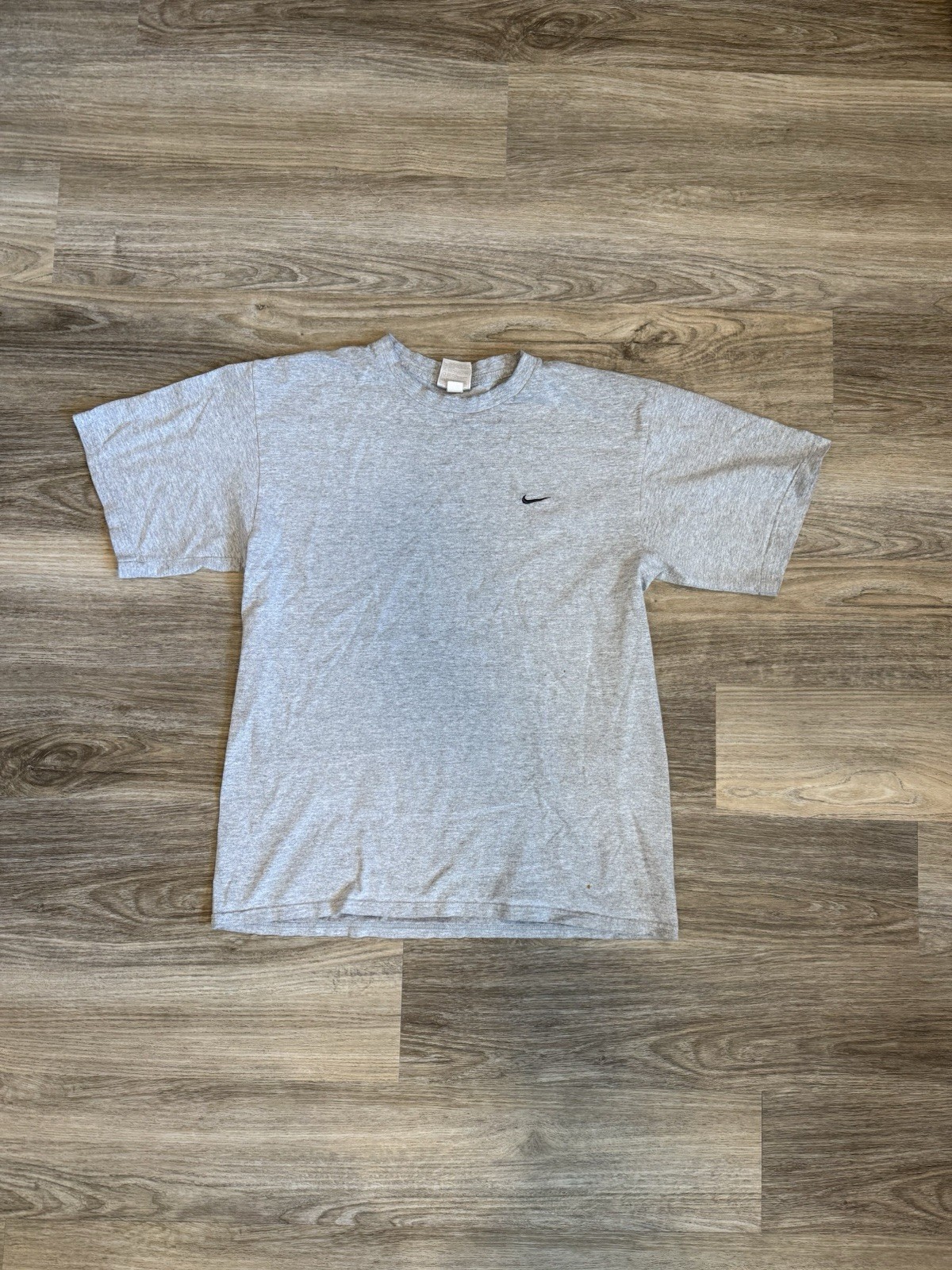 Vintage Nike T Shirt Adult Size Medium Gray Short Sleeve Embroidered Essential