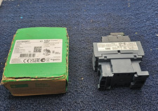 Schneider LC1D25F7: Contactor 3 Poles 25A Screw Terminal 11KW/400V 15HP/480V