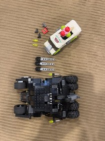 LEGO  7888 - Batman - The Tumbler: Joker's Ice Cream Surprise 