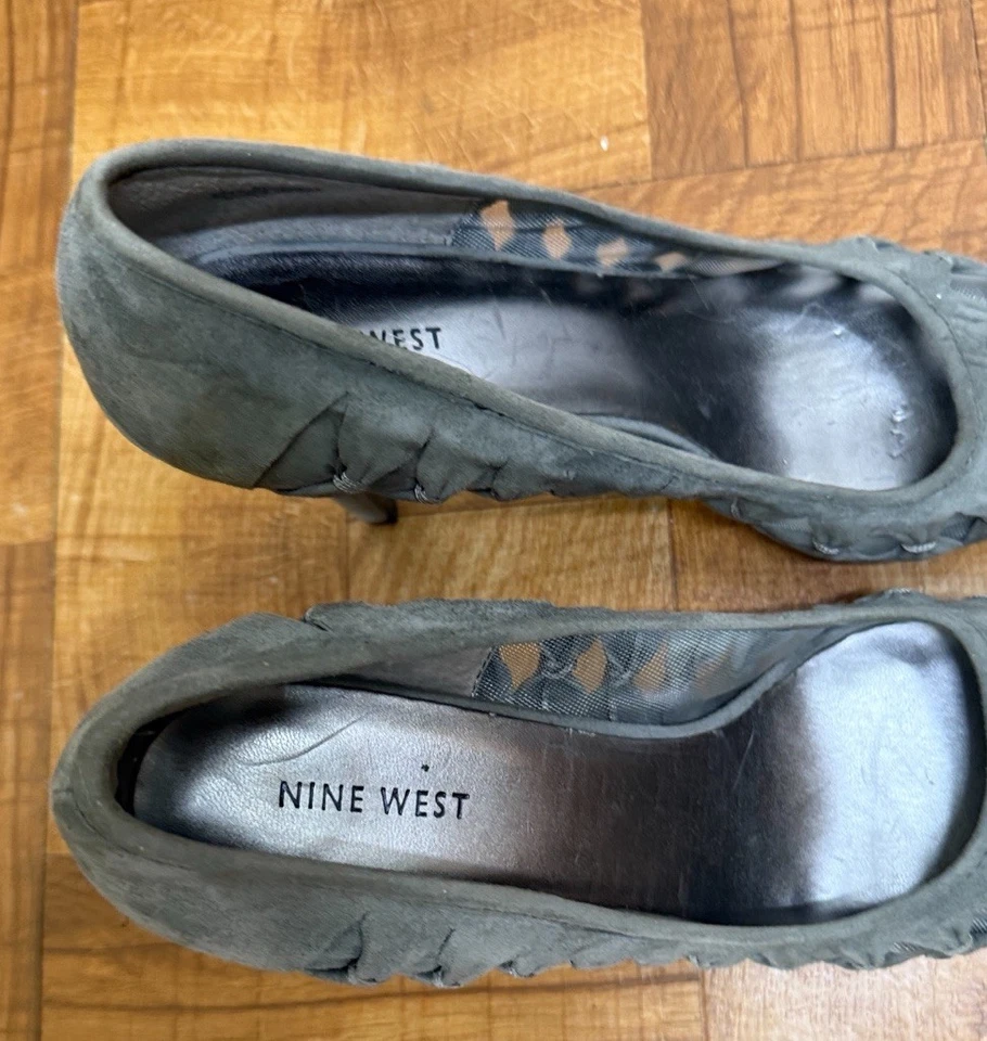 Zapatos de salón Nine West para mujer gris gamuza punta abierta malla fruncida talla EE. UU. 9,5 M 10 M Foto 4 de 4
