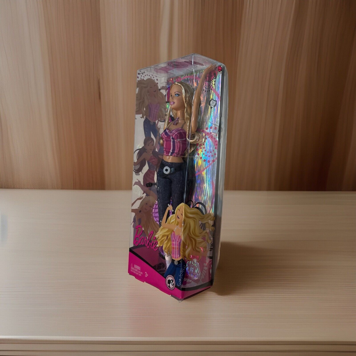 POUPÉE BARBIE FASHION Fever en robe bleue scintillante EUR 145,00 - FR
