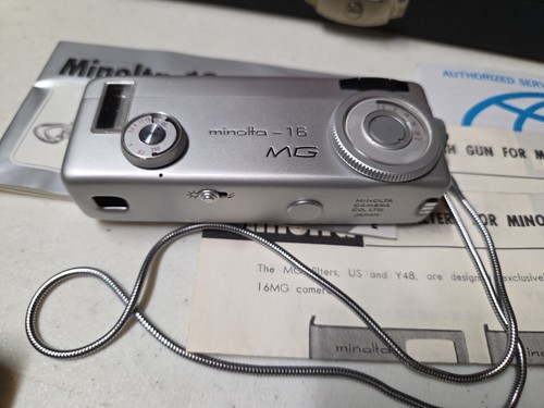 *MINT* MINOLTA-16 MG SUBMINIATURE SPY CAMERA FLASH CASES MANUAL LENSES VINTAGE - Picture 2 of 24