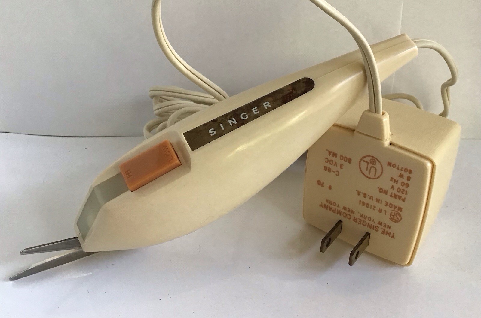 Singer Electric Scissors 2 Speed Rotary Motor, Case Included, Tested