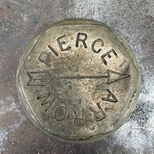 Vtg PIERCE ARROW Screw-On Dust Cover Grease Hubcap
