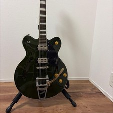 Chitarra elettrica semivuota Gretsch G2622T TG Streamliner Nero