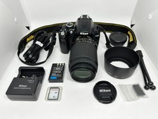 Nikon D5000 Digital SLR Camera 12.3MP w/ AF-S Nikkor DX 55-200mm 4-5.6G VR Lens