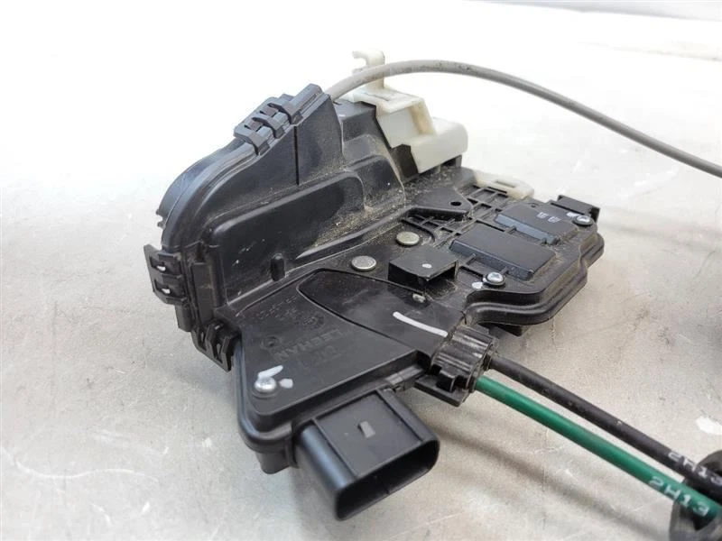 Actuador de cerradura de puerta trasera derecha KIA SORENTO 2011 2012 2013 2014 2015 81420-2P000 Foto 2 de 4