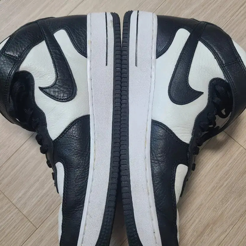 Nike x Stussy Air Force 1 High Black/White Sneakers thumbnail 6