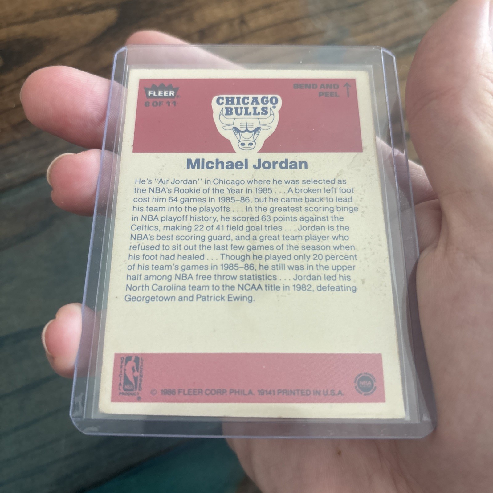 Fleer 1986-87 Michael Jordan Trimmed Sticker Rookie #8 Authentic Chicago Bulls view 5