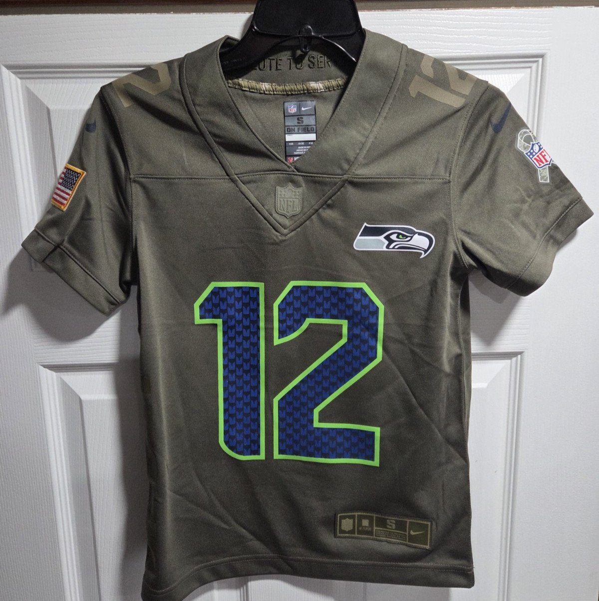 NEW Nike Seattle Seahawks 12th Fan Salute to Service Jersey Youth sz S Small 8