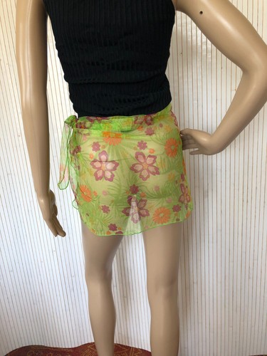 Falda Pareo Fluorescente Verde con Flores De Playa Transparente Talla Un (VFJ081 - Imagen 5 de 9