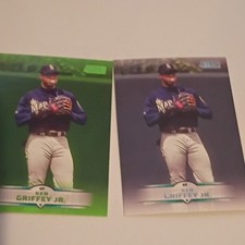 Ken Griffey Jr. Topps 1997 Seattle Mariners MLB Trading Card Lot - 2 Cards