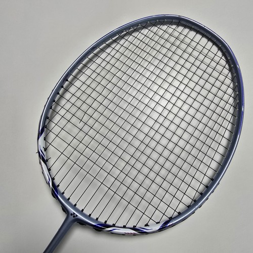 Raqueta de bádminton Yonex Nanoray 250 4U5 - empuñadura reemplazada, necesita restricción - Imagen 8 de 10