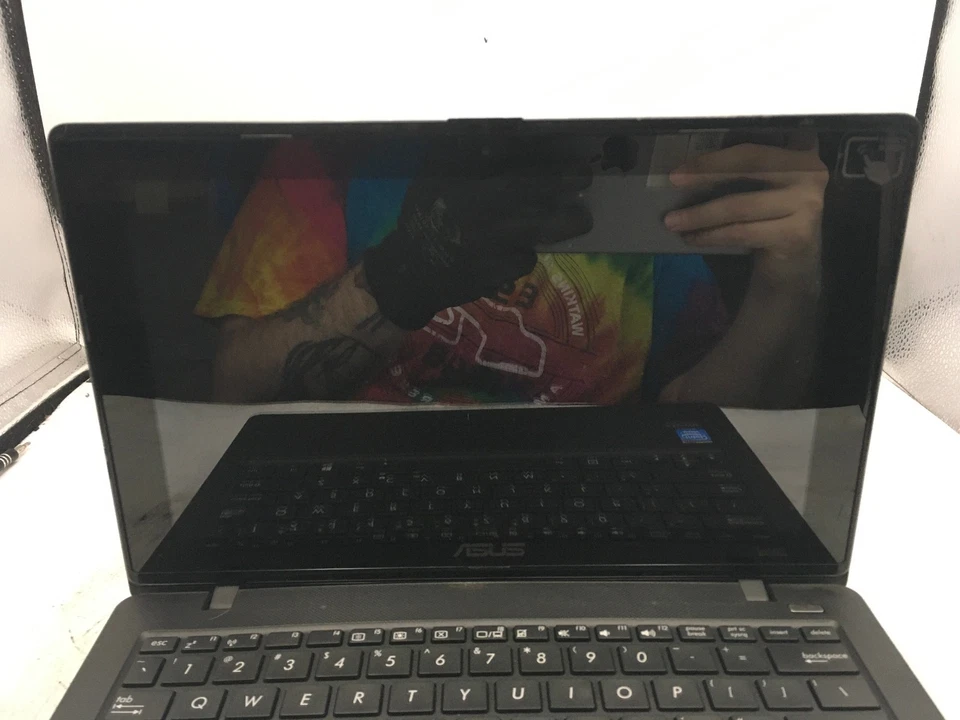 НОУТБУК ASUS X200CA — НА ЗАПЧАСТИ — Intel Celeron 1007U — 2 ГБ RAM — 11 дюймов — READ-BB - Изображение 2 из 4