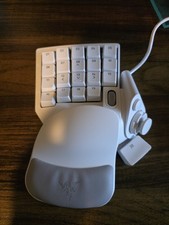 Razer Tartarus V2  white 