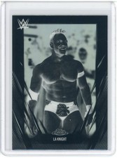 2026 TOPPS CHROME WWE WRESTLING NEGATIVE REFRACTOR LA KNIGHT #87