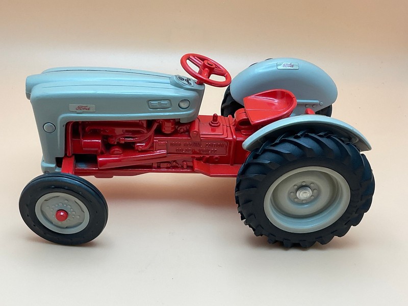 ERTL 1/16 Ford NAA Golden Jubilee Special Edition Collector's Tractor #803TA