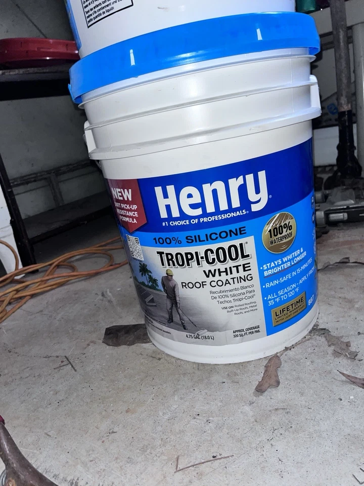 Revestimiento de techo de silicona blanco Henry Tropi-Cool 2, 5 galones Foto 2 de 4