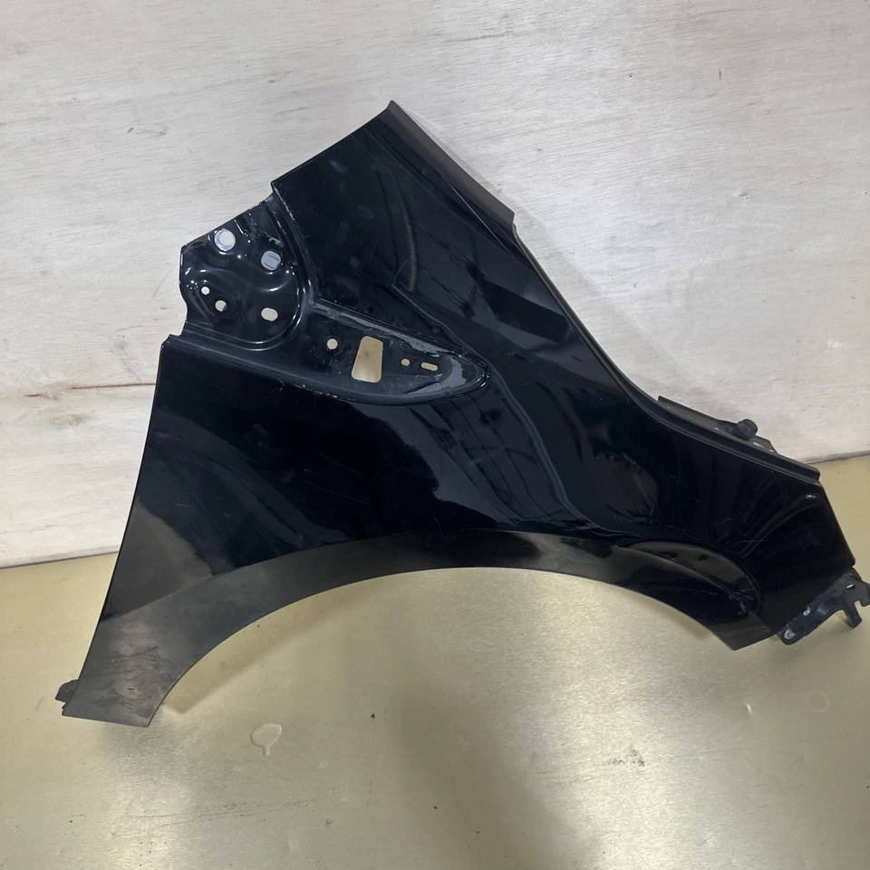 2013 CHEVROLET VOLT правое крыло б/у OEM - Изображение 2 из 4