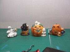 lot of 4 Halloween decorations