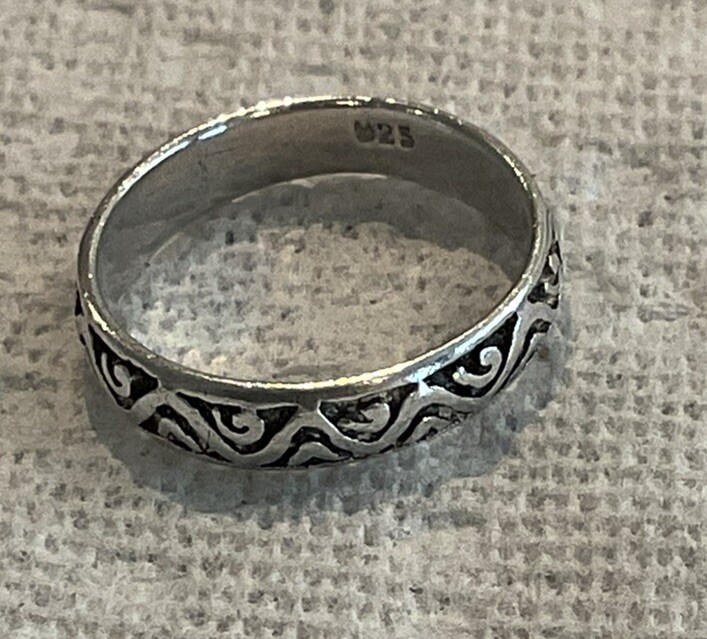 VINTAGE SOLID STERLING SILVER ROLLING WAVES WEDDING BAND RING SZ 6