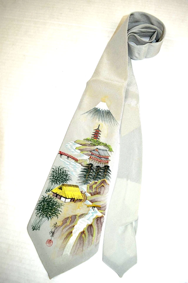 Corbata de cuello de colección pintada a mano años 40 Mt Fuji Land Scape Japón crepé seda 49 x 4,25" nueva en caja Foto 3 de 4