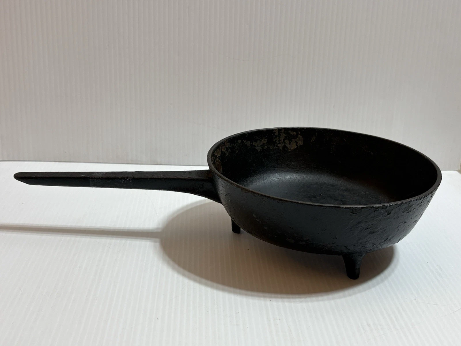 Antique Early 1800's Gate Marked 3 Legged Cast Iron Skillet Pot Campfire Cowboy