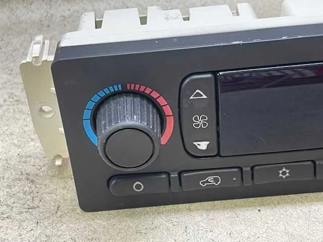 Control de clima de temperatura automático 15814152 para 05-06 GMC ENVIY b178-202050 Foto 2 de 4