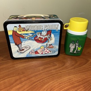 Vintage 1974 THE ADDAMS FAMILY Lunch box & matching Thermos Super Nice!