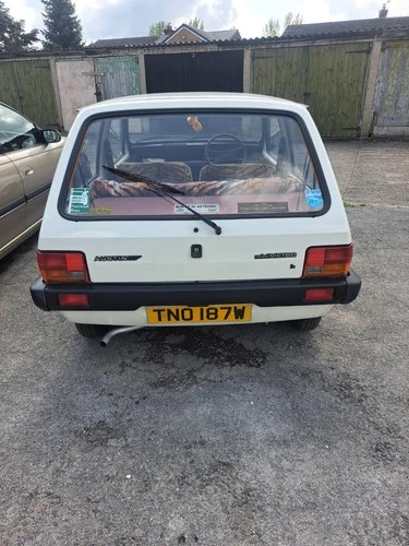 Classic Mini Metro - Picture 1 of 13