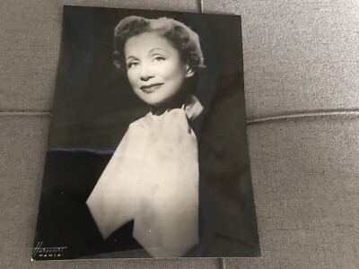 AIMÉE MORTIMER - ORIGINAL PRESSEFOTO 18x24