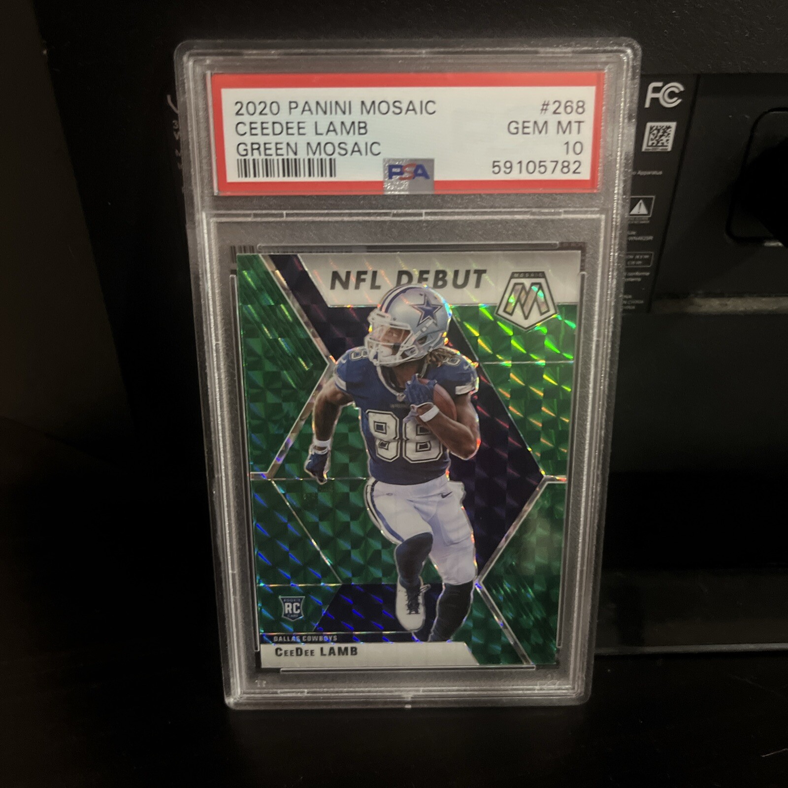2020 PANINI MOSAIC NFL DEBUT PRIZM CEEDEE LAMB Green Parallel PSA 10 GEM MINT