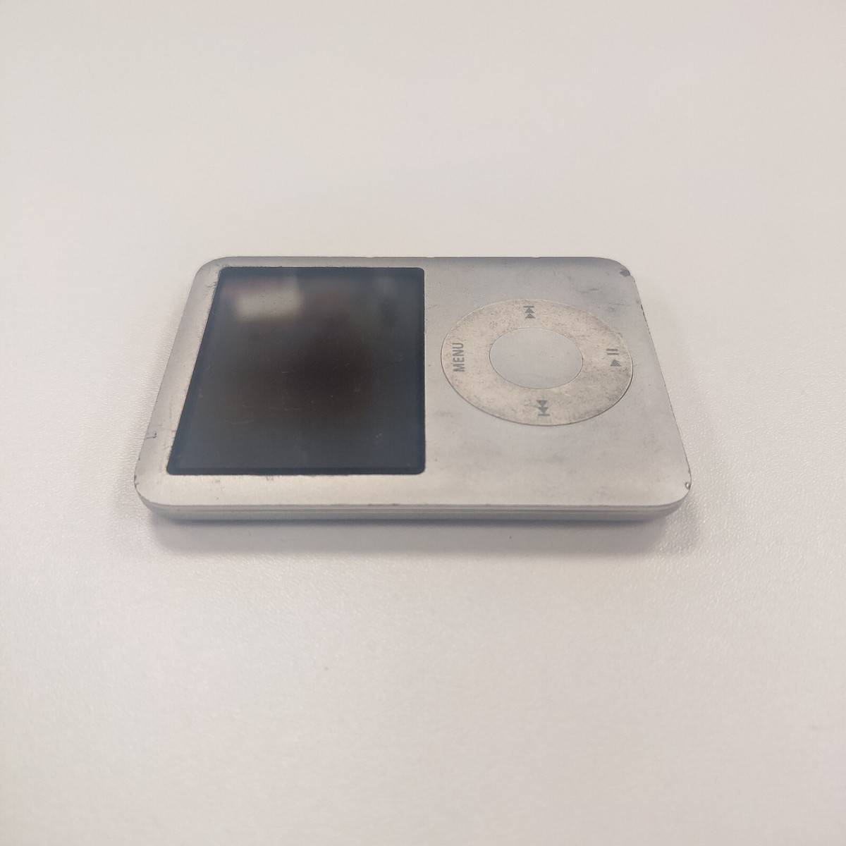 Apple iPod Nano 3rd Generation A1236 4GB Silver | eBay