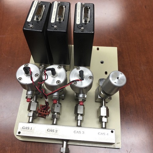 3 Of MKS 1179 N2 200 SCCM MFC , 4 Gas Line With Valves Assembly ID- DA7-2 - Picture 6 of 12