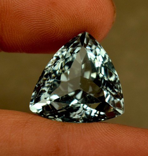 Lab Grown Aquamarine 19.25 Ct Top color Trillion Shape Certified Loose Gemstone - Imagen 3 de 5